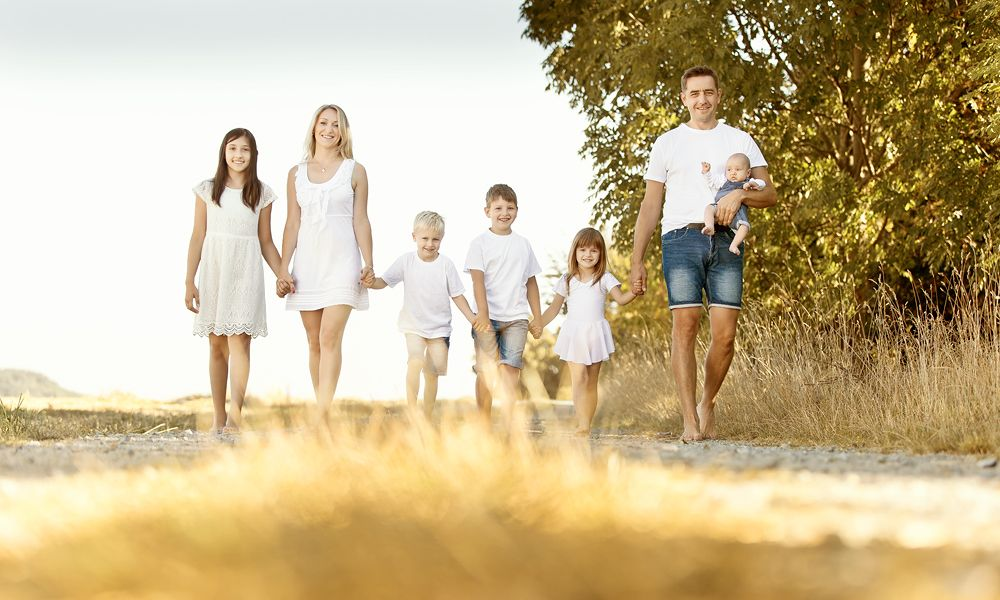 Familie unterwegs in Hamburg – Symbolbild